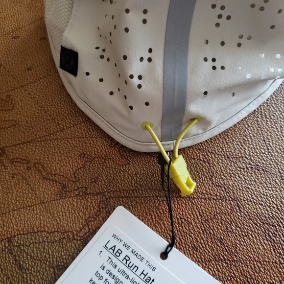 *LULULEMON NWT, Lab Perforated Run Hat, Natural Ivory, size m/l - Picture 6 of 7